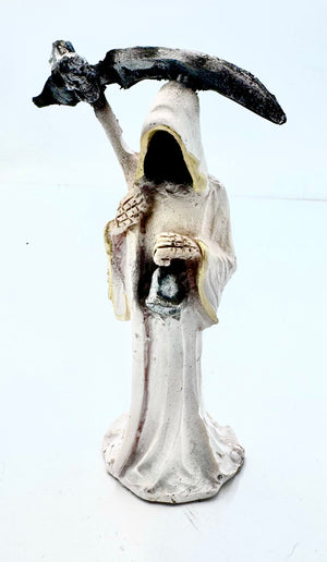 Faceless Santísima Muerte Venerational Figure