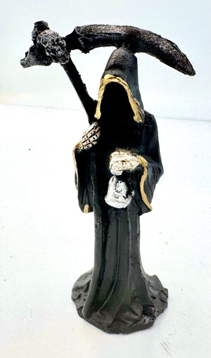 Faceless Santísima Muerte Venerational Figure