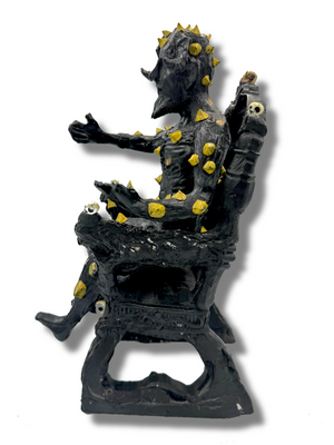 Horned Plague Effigy Throne Statue – Occult Figure